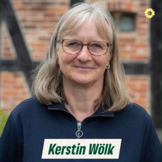 Ich bin Kerstin Wölk kandidiere für Gemeinderat Schwanewede und Ortsrat Leuchtenburg und setze mich dafür ein, einen Denkort für das Lager Heidkamp an der Ostlandstraße zu schaffen. Denn Erinnerungskultur sichtbar zu machen, ist ein wichtiger Baustein für eine starke Demokratie. #schwanewede #grueneschwanewede #kommunalwahl2026 #schwanewedewirdgruen #demokratiestärken