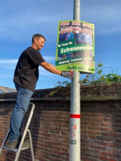 Juhuu, die Plakate sind angekommen! 📢 Ab jetzt hängen sie in unserer Gemeinde #endlichlosgehts #grueneschwanewede #kommunalwahl2026