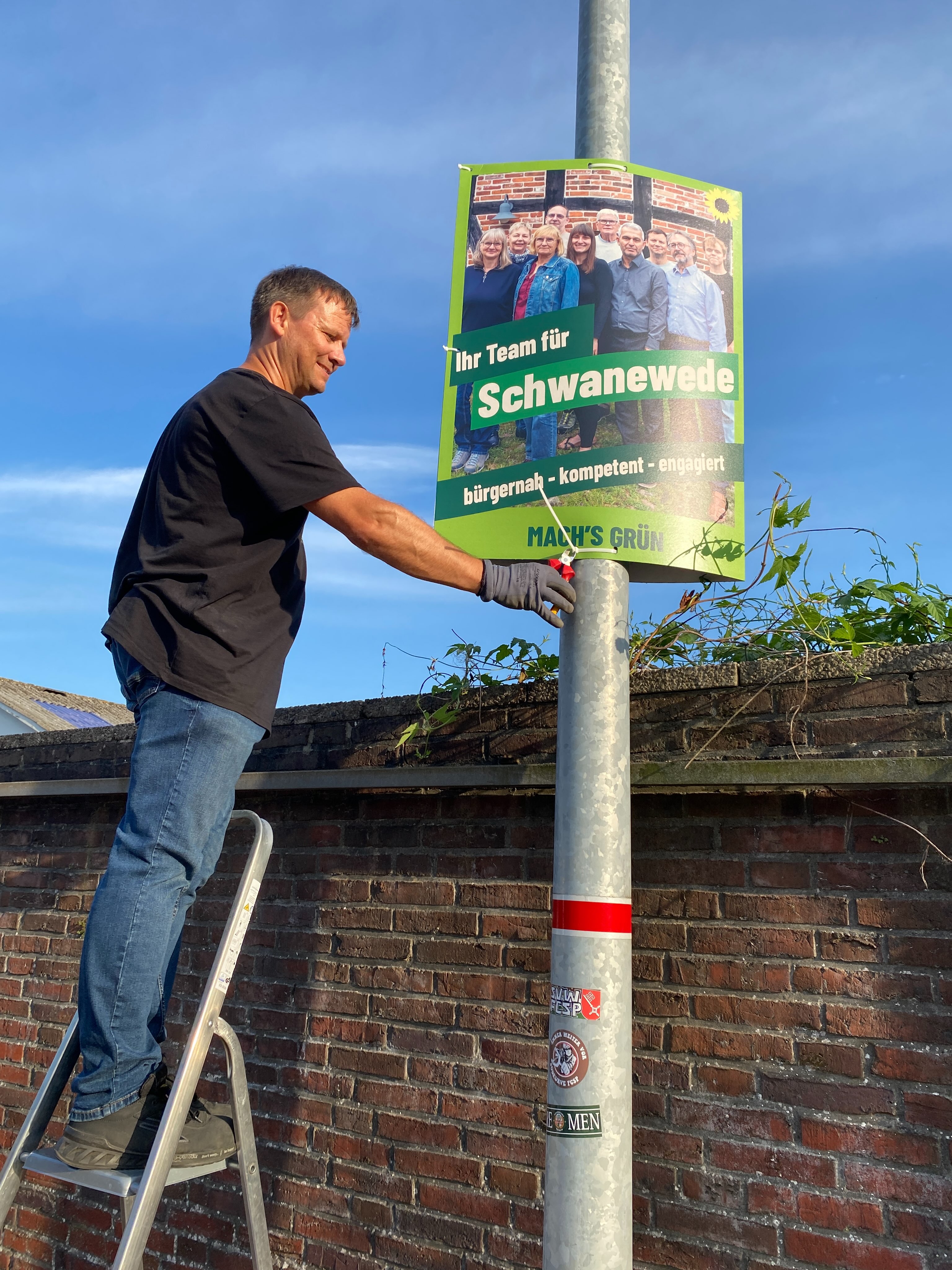Juhuu, die Plakate sind angekommen! 📢 Ab jetzt hängen sie in unserer Gemeinde #endlichlosgehts #grueneschwanewede #kommunalwahl2026
