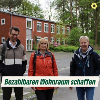 Weiterentwicklung der ehemaligen Lützow-Kaserne (Konversion)
Die Nachnutzung der Lützow-Kaserne ist eine historische Chance und das wichtigste Zukunftsprojekt Schwanewedes. Hier sollen bezahlbarer Wohnraum, lebendige Gastronomie und lokale Wirtschaft entstehen. Gemeinsam mit der Schwaneweder Entwicklungsgesellschaft wollen wir das Gelände zu einem Ort entwickeln, der unsere Gemeinde stärkt und zusammenbringt.

Wir wollen:
1. Bezahlbarer und bedarfsgerechter Wohnraum für alle Generationen
Alle seriösen Erhebungen zeigen: Gebraucht werden vor allem kleine und mittelgroße Wohnungen, nicht nur Einfamilienhäuser. Die Schwaneweder Entwicklungsgesellschaft soll hier eine führende Rolle übernehmen und moderne, energieeffiziente Wohnungen in großzügigen Grünflächen schaffen. Durch Förderprogramme und innovative Finanzierungsmodelle sollen diese Wohnungen für Familien, junge Menschen, Seniorinnen und Senioren bezahlbar bleiben.

2. Lebendige Gastronomie und lokale Wirtschaft
Das neue Quartier soll mehr als nur Wohnraum bieten. Es soll ein Ort der Begegnung werden -mit Cafés, Restaurants, kleinem Einzelhandel und nicht störendem Gewerbe in bestehenden Gebäuden und Hallen. So stärken wir das lokale Gewerbe und schaffen attraktive Treffpunkte für die Gemeinde und ihre Gäste.

3. soziale Infrastruktur, moderner Sportpark und Gemeinschaft stärken Neben Wohnraum braucht ein lebendiges Quartier auch soziale und kulturelle Angebote: Begegnungsstätten, Co-Working-Spaces und lokale Läden. Ein moderner Sportpark für alle ergänzt das Angebot und stärkt Bewegung und Gemeinschaft. Gemeinsam mit Vereinen, Initiativen und der Kommune wollen wir das Gelände zu einem lebendigen Quartier entwickeln.#schwanewede #schwanewedewirdgrün